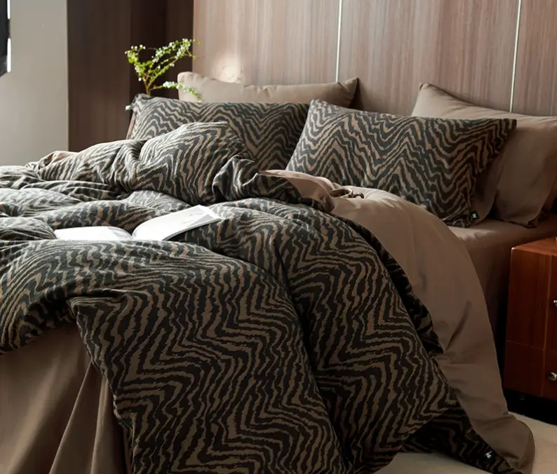 NL 100233 Four Piece Cotton Bedding Set