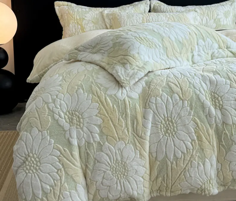 NL 100224 Class A Milk Velvet Four-Piece Bedding Set