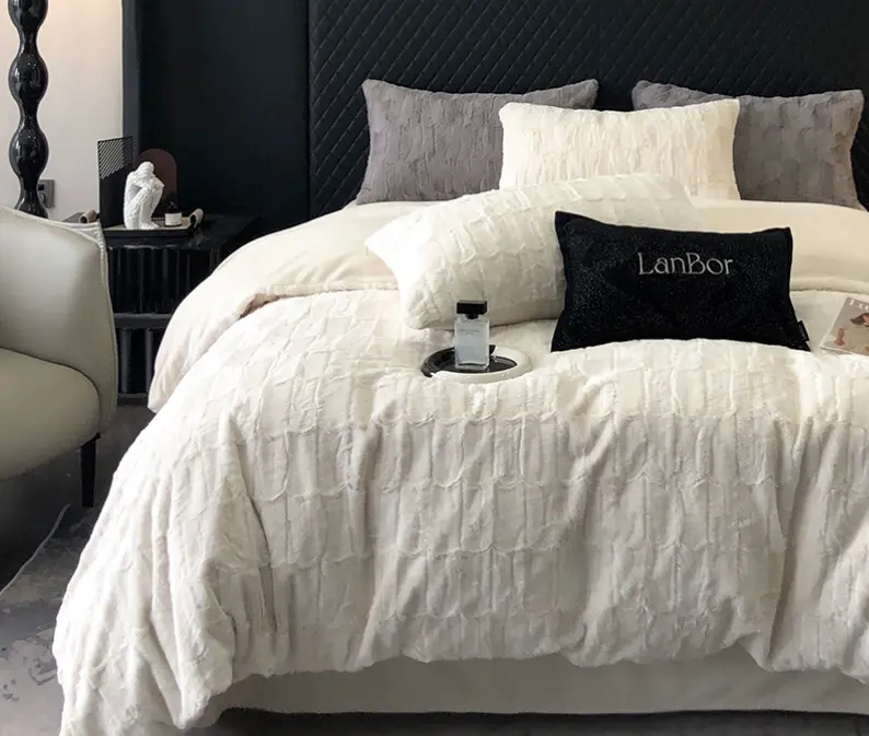 NL 100226 Class A Milk Velvet Four-Piece Bedding Set
