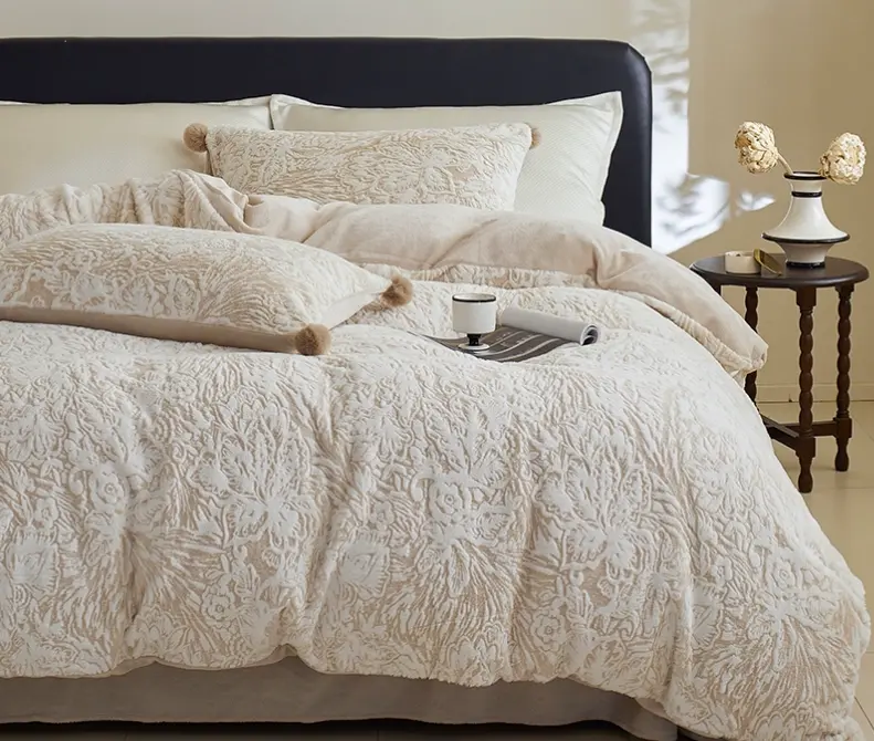NL 100236 Velvet Four-Piece Bedding Set