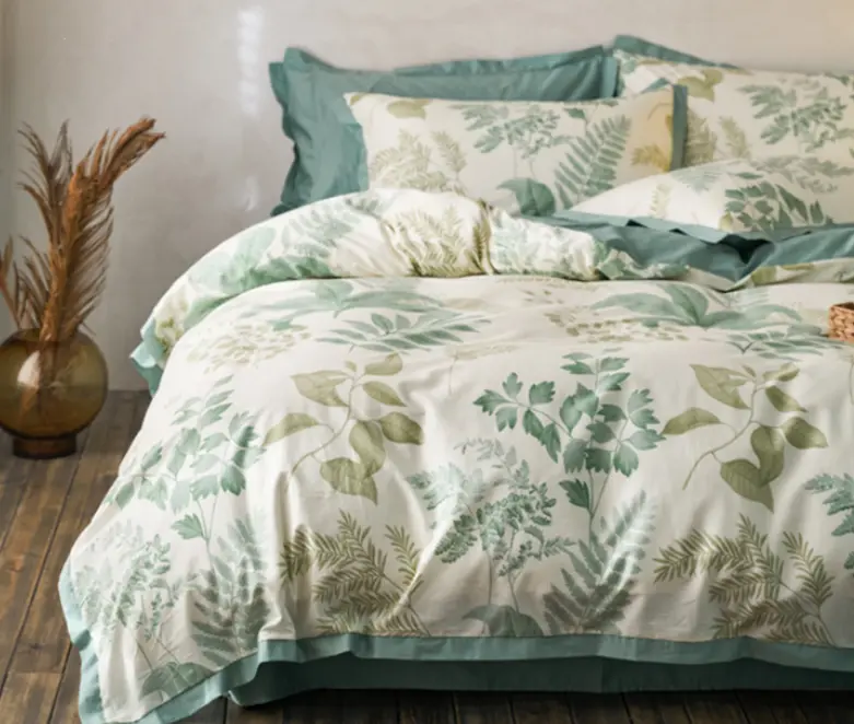 NL 100253 Four Piece Bedding Set