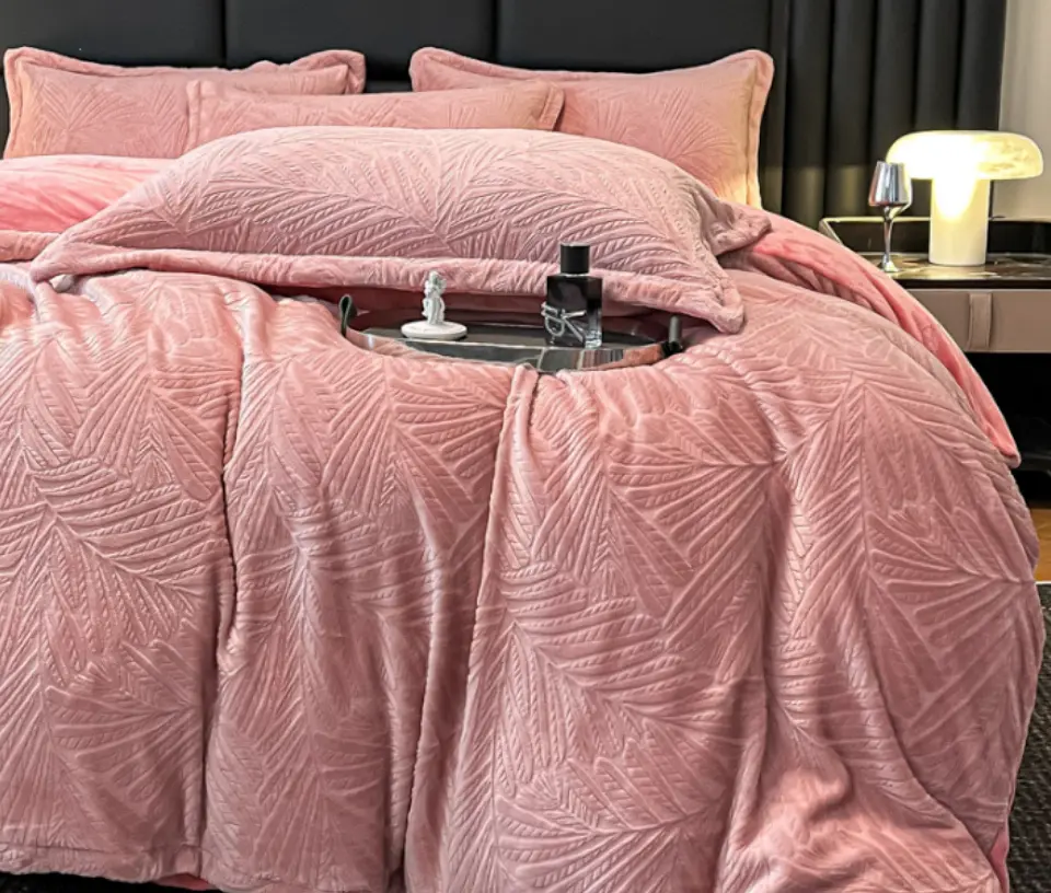 NL 100149 Class A Milk Velvet Four-Piece Bedding Set