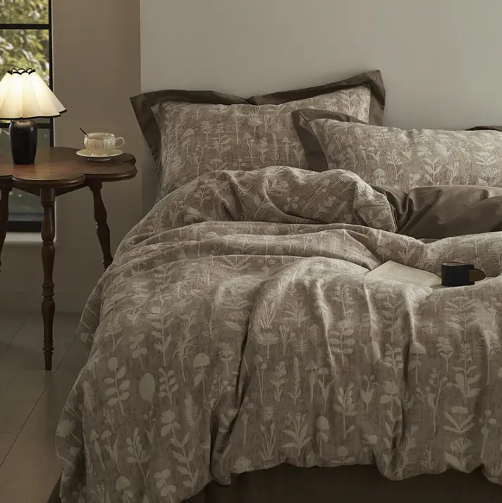 NL 100151 Four Piece Bedding Set