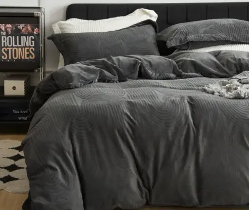 NL 100109 Four Piece Milk Velvet Bedding Set 