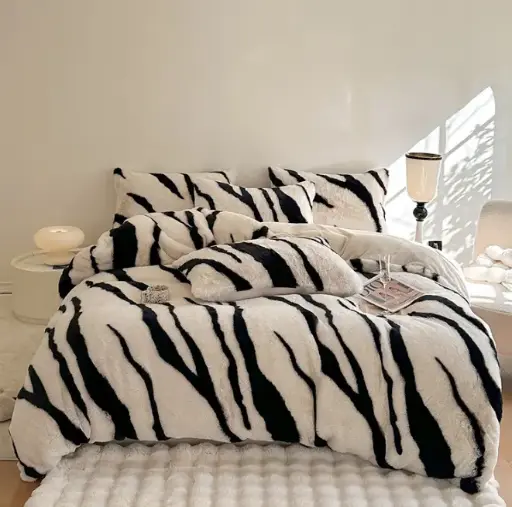 NL 100147 Class A Milk Velvet Four-Piece Bedding Set