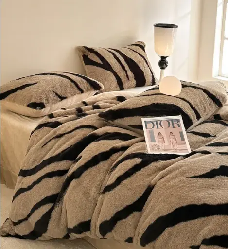 NL 100147 Class A Milk Velvet Four-Piece Bedding Set